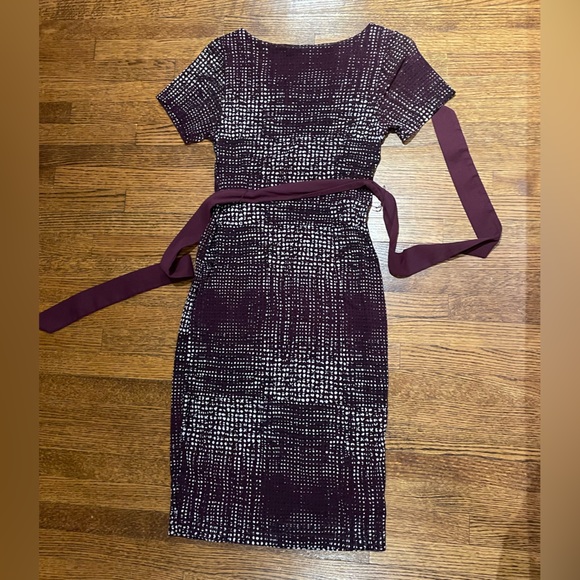 Mexx XS mauve black and white asymmetrical summer dress. - Picture 2 of 3